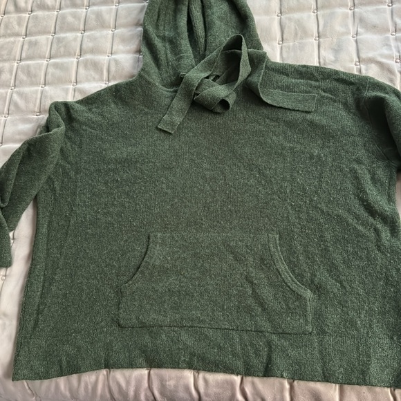 Deep Green Cashmere Hoodie - Picture 3 of 7